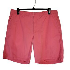 Columbia Sportswear Men's Shorts (Size 40/10)